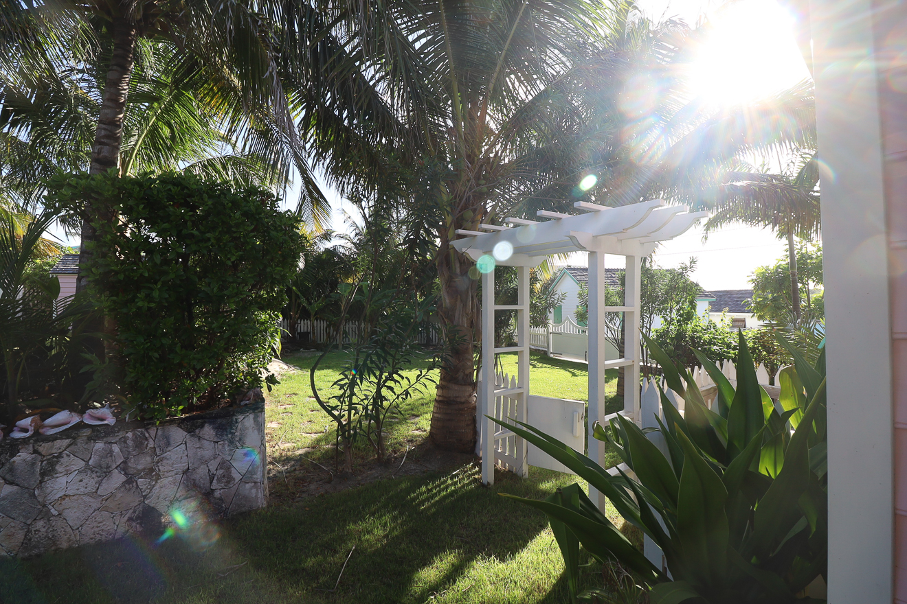 Garden arbour for wedding ceremony in Bahamas